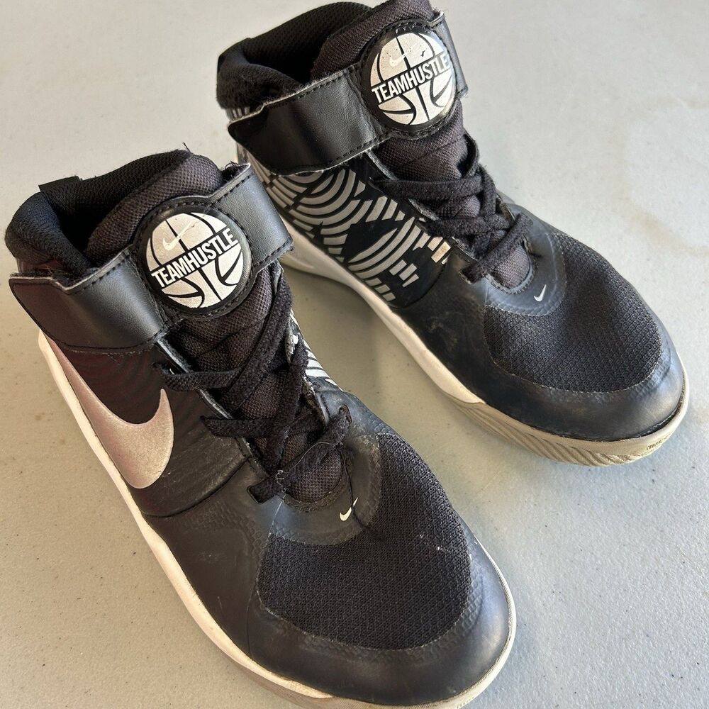 Nike Boys High Top Sneakers Size 2Y Black Team Hustle Hook & Loop Basketball